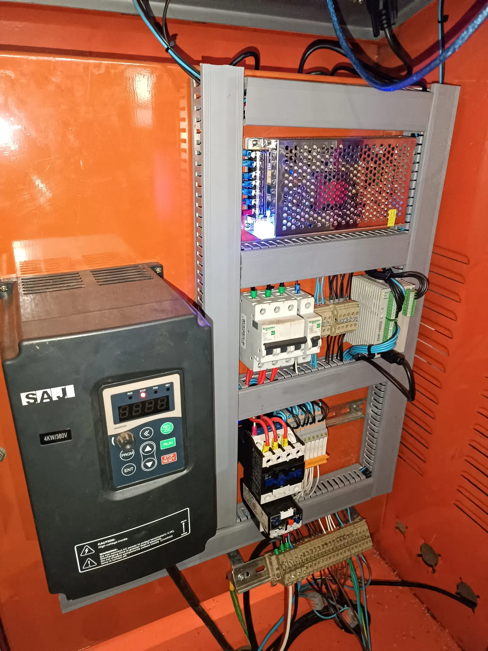 Automatización de máquina industrial